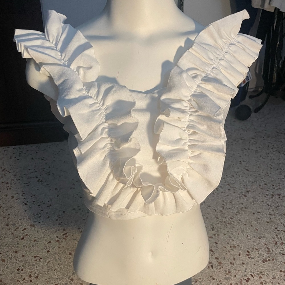 Privy white ruffle zippered top medium